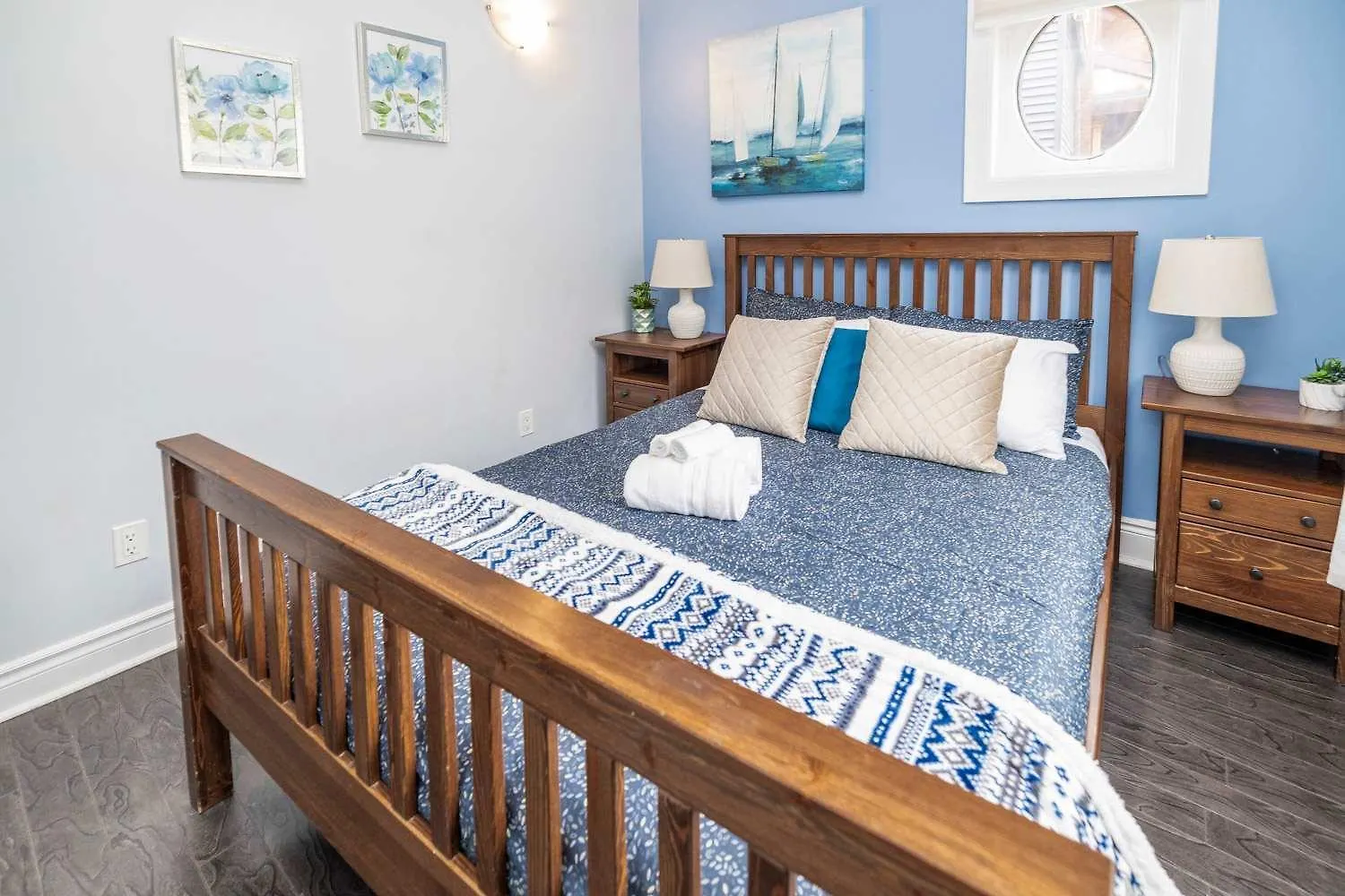 Pet-Friendly Home - Near Chinatown & Little Italy Ottawa Canada